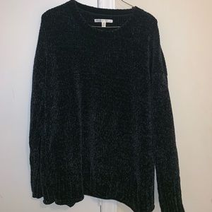 Comfortable Black Long-sleeve Sweater